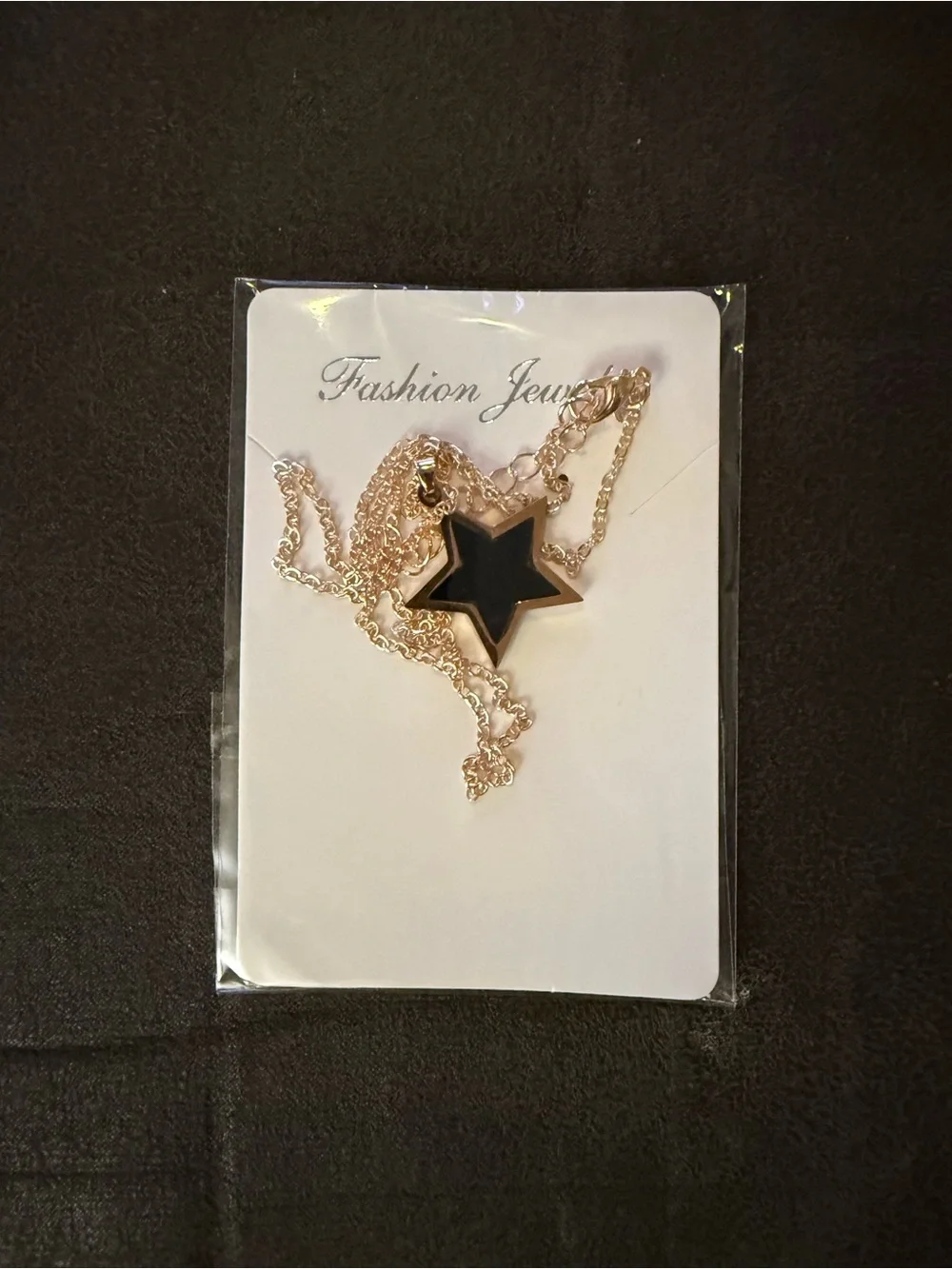 Fashion Jewelry Gold Star Pendant Necklace with Black Inlay